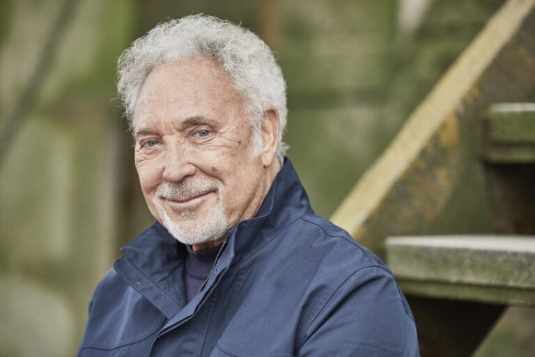 Tom Jones in Düsseldorf – eine Musiklegende live erleben