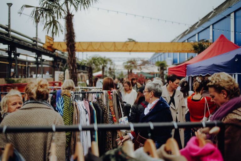 Thrifting-Events: Wühlen mit Stil